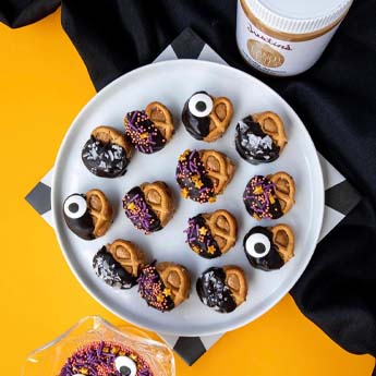 peanut butter chocolate pretzels