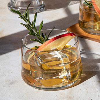 APPLE CINNAMON ALMOND BOURBON SMASH